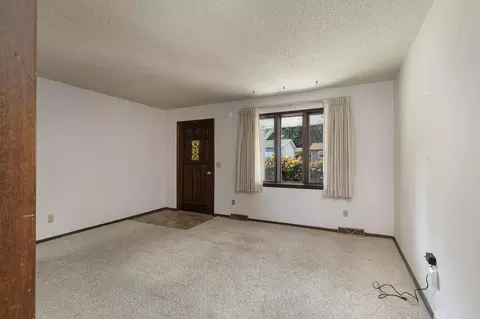 Living - 919 W Morningside St, Springfield, MO 65807 photo 1 of 4
