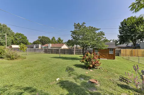 Exterior - 919 W Morningside St, Springfield, MO 65807 photo 8 of 9