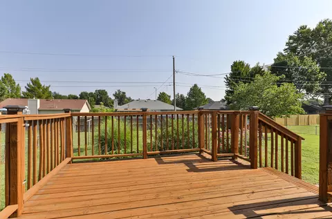 Exterior - 919 W Morningside St, Springfield, MO 65807 photo 5 of 9