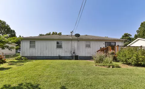 Exterior - 919 W Morningside St, Springfield, MO 65807 photo 7 of 9
