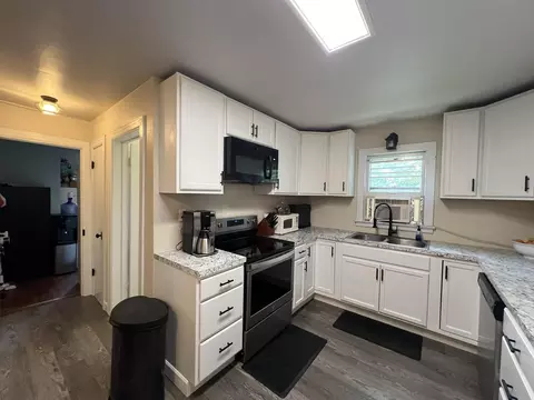 Kitchen - 519 Spruce St, Thayer, MO 65791 photo 3 of 4