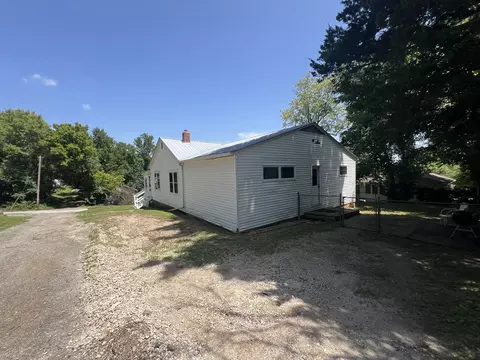 Exterior - 519 Spruce St, Thayer, MO 65791 photo 2 of 10
