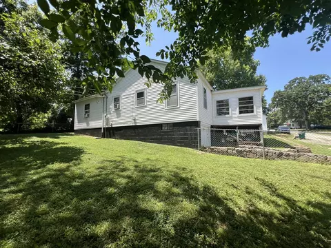 Exterior - 519 Spruce St, Thayer, MO 65791 photo 10 of 10