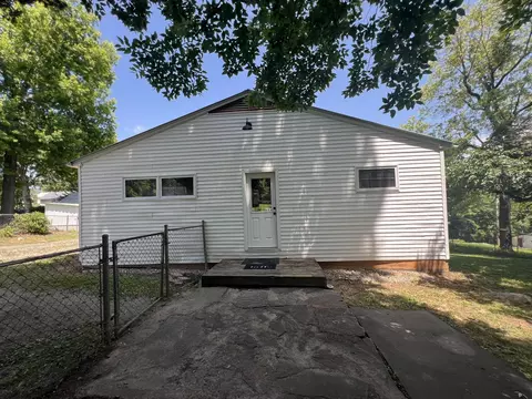 Exterior - 519 Spruce St, Thayer, MO 65791 photo 7 of 10