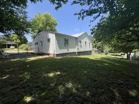 Exterior - 519 Spruce St, Thayer, MO 65791 photo 1 of 10