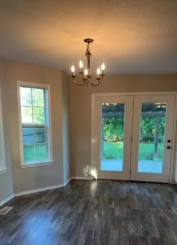 Living - 204 N Maplecrest Dr, Nixa, MO 65714 photo 5 of 5