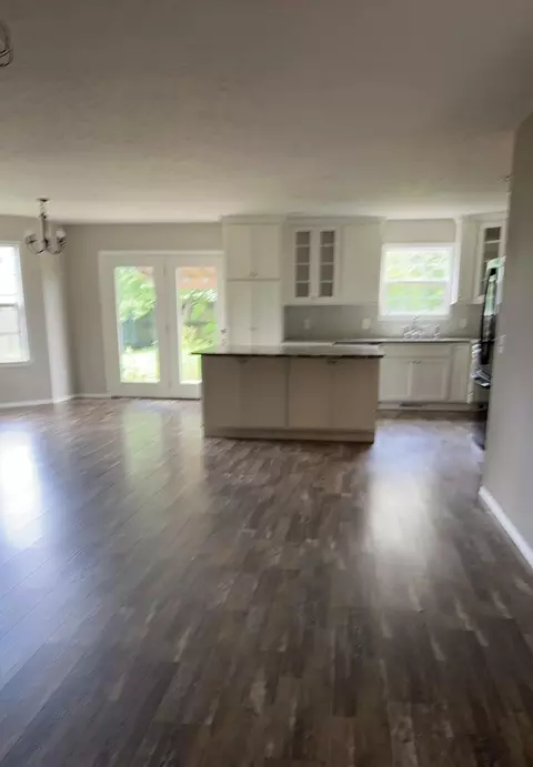 Living - 204 N Maplecrest Dr, Nixa, MO 65714 photo 1 of 5
