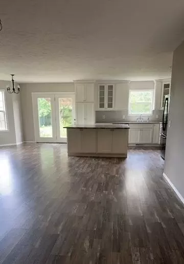 Living - 204 N Maplecrest Dr, Nixa, MO 65714 photo 2 of 5