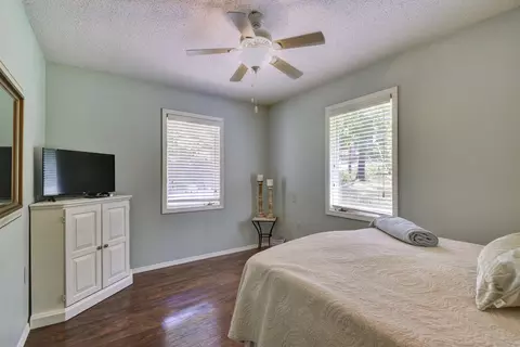 Bedroom - 22204 Farm Road 1247, Shell Knob, MO 65747 photo 3 of 7