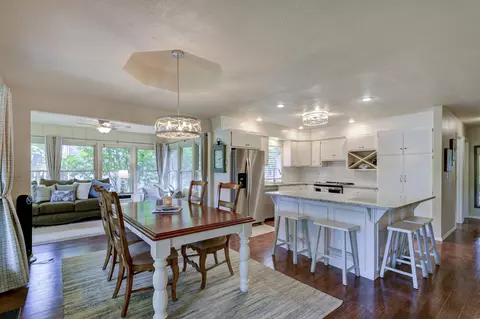Dining - 22204 Farm Road 1247, Shell Knob, MO 65747 photo 1 of 2
