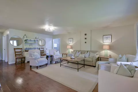 Living - 22204 Farm Road 1247, Shell Knob, MO 65747 photo 2 of 7