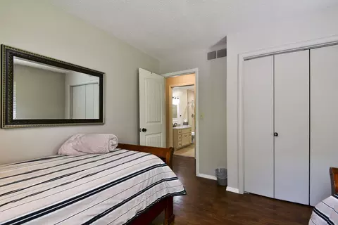 Bedroom - 22204 Farm Road 1247, Shell Knob, MO 65747 photo 2 of 7