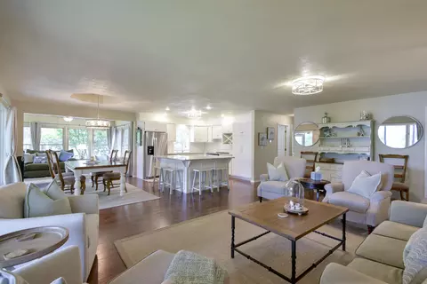 Living - 22204 Farm Road 1247, Shell Knob, MO 65747 photo 3 of 7