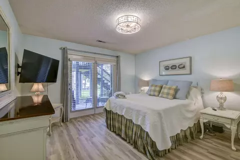 Bedroom - 22204 Farm Road 1247, Shell Knob, MO 65747 photo 4 of 7
