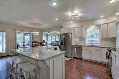 Kitchen - 22204 Farm Road 1247, Shell Knob, MO 65747 photo 2 of 4