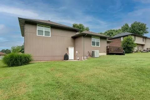 Exterior - 310 N 37th St, Nixa, MO 65714 photo 4 of 6