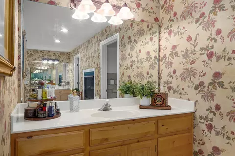Bath - 2361 S Celebration Ave, Springfield, MO 65809 photo 7 of 7