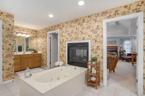 Bath - 2361 S Celebration Ave, Springfield, MO 65809 photo 5 of 7