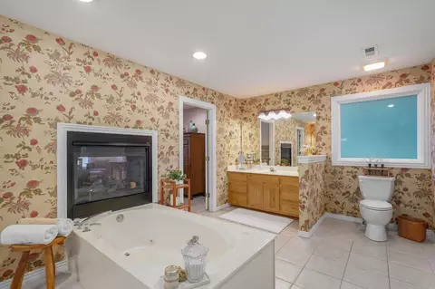 Bath - 2361 S Celebration Ave, Springfield, MO 65809 photo 6 of 7