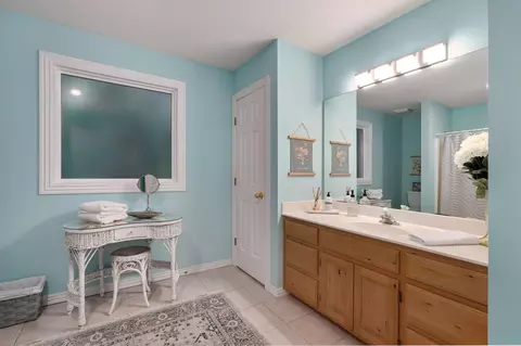 Bath - 2361 S Celebration Ave, Springfield, MO 65809 photo 2 of 7