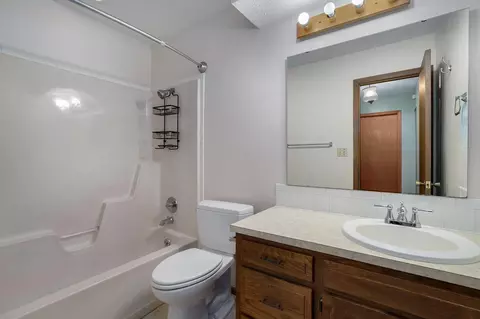 Bath - 4349 S Cardinal Pl, Springfield, MO 65804 photo 3 of 3