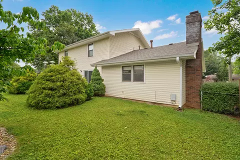 Exterior - 4349 S Cardinal Pl, Springfield, MO 65804 photo 5 of 9