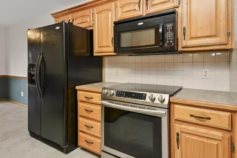 Kitchen - 610 N Ellen St, Nixa, MO 65714 photo 2 of 5