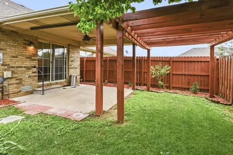 Exterior - 610 N Ellen St, Nixa, MO 65714 photo 6 of 7