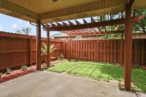 Exterior - 610 N Ellen St, Nixa, MO 65714 photo 5 of 7
