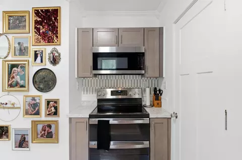 Kitchen - 600 E Cozy St, Springfield, MO 65807 photo 3 of 4