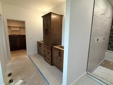 Bath - 1761 E Skyline, Ozark, MO 65721 photo 2 of 3