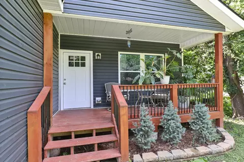 Exterior - 2620 W Calhoun St, Springfield, MO 65802 photo 3 of 7