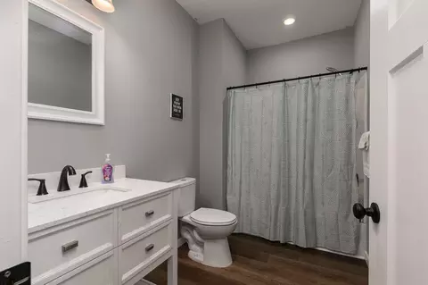Bath - 2620 W Calhoun St, Springfield, MO 65802 photo 2 of 2