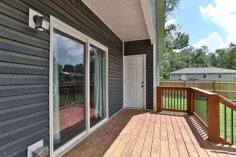 Exterior - 2620 W Calhoun St, Springfield, MO 65802 photo 4 of 7