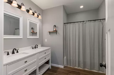 Bath - 2620 W Calhoun St, Springfield, MO 65802 photo 1 of 2