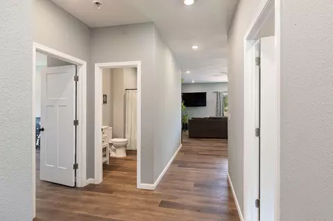Entry Way - 2620 W Calhoun St, Springfield, MO 65802 photo 2 of 3