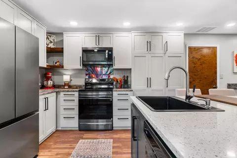 Kitchen - 4709 S Deborah Rd, Springfield, MO 65810 photo 3 of 4