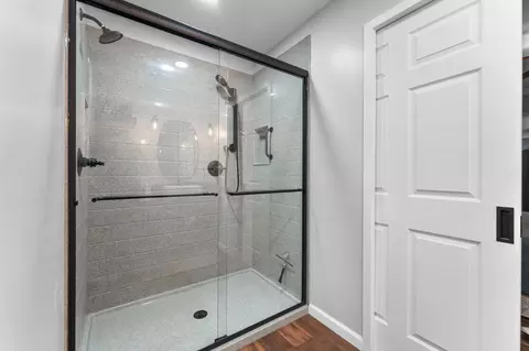 Bath - 4709 S Deborah Rd, Springfield, MO 65810 photo 3 of 4