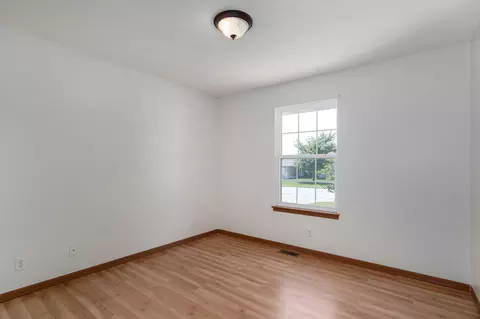 Bedroom - 208 Spruce Ave, Clever, MO 65631 photo 3 of 4