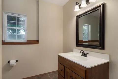 Bath - 208 Spruce Ave, Clever, MO 65631 photo 3 of 4