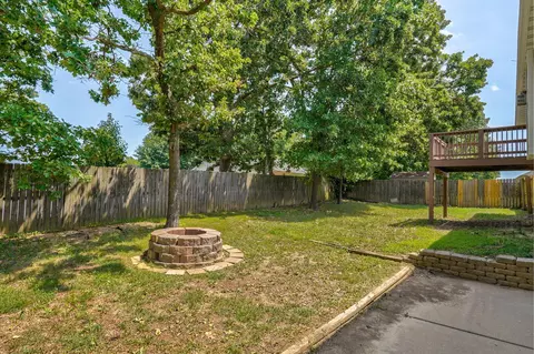 Exterior - 208 Spruce Ave, Clever, MO 65631 photo 3 of 9