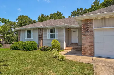 Exterior - 208 Spruce Ave, Clever, MO 65631 photo 2 of 9
