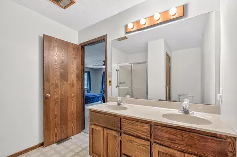 Bath - 111 Bobcat Ct, Forsyth, MO 65653 photo 1 of 4