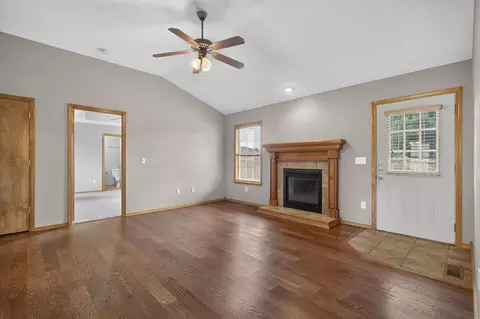 1102 E Chesapeake Dr, Ozark, MO 65721 photo 4