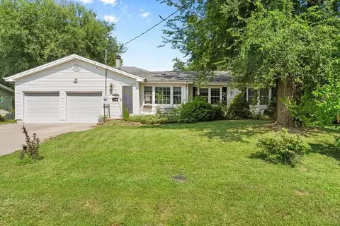 Exterior - 438 S Belcrest Ave, Springfield, MO 65802 photo 2 of 10