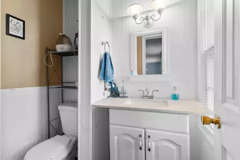 Bath - 438 S Belcrest Ave, Springfield, MO 65802 photo 1 of 2