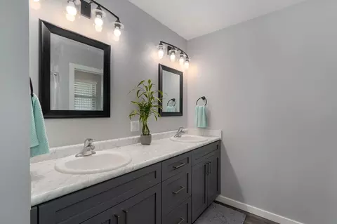 Bath - 742 Azalea Ln, Clever, MO 65631 photo 1 of 4