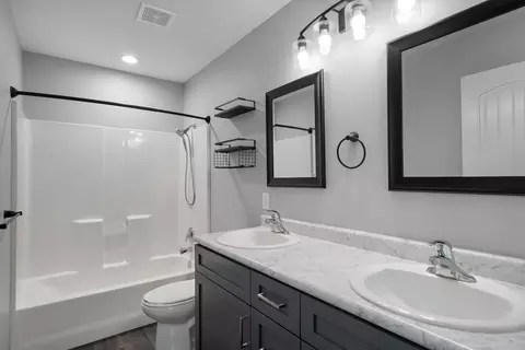 Bath - 742 Azalea Ln, Clever, MO 65631 photo 3 of 4