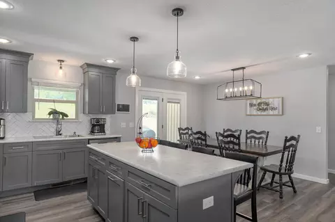 Kitchen - 742 Azalea Ln, Clever, MO 65631 photo 3 of 5