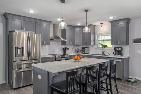 Kitchen - 742 Azalea Ln, Clever, MO 65631 photo 2 of 5